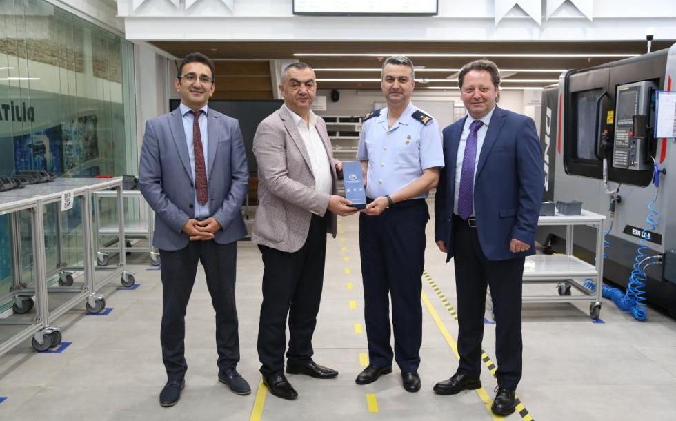 2'nci Hava Bakım Fabrika Müdürü ve Garnizon Komutanı Sayın Hv.Tuğg. Haldun Taşan Kayseri Model Fabrika'yı ziyaret etti.