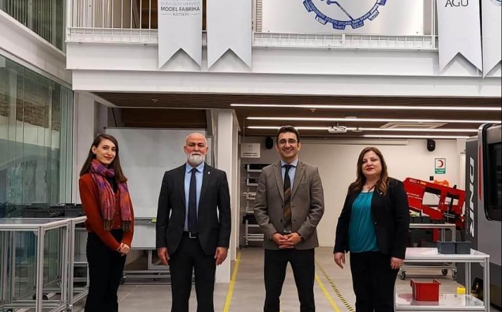 Türkiye Kalite Derneği Genel Sekreteri Sabri Bülbül, KalDer Kayseri Temsilcisi Latife Şahin ve KalDer Kayseri Eğitim, Etkinlik ve GençKal sorumlusu Tuğçe Küçük Kayseri Model Fabrika'yı ziyaret etti.