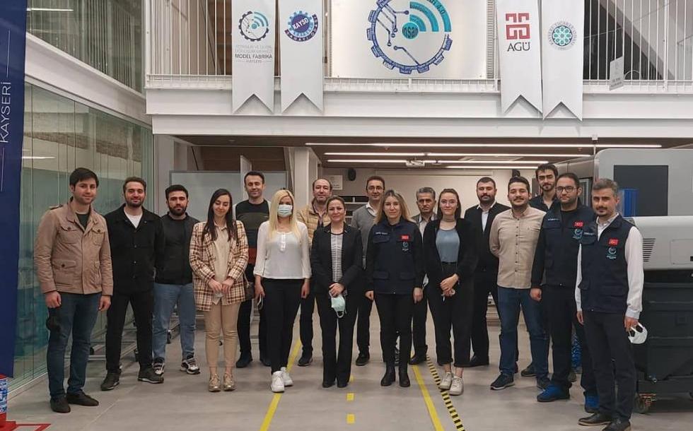5 günlük genel katılıma açık Yalın Teknikler Eğitimi, Kayseri Çorum ve Ankara'dan 12 kişinin katılımıyla başladı.